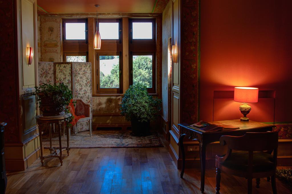 Chateau Du Besset Saint-Romain-de-Lerps 객실 사진